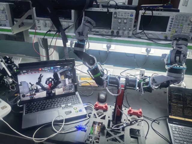 14DOF 双臂遥操作控制器联调现场